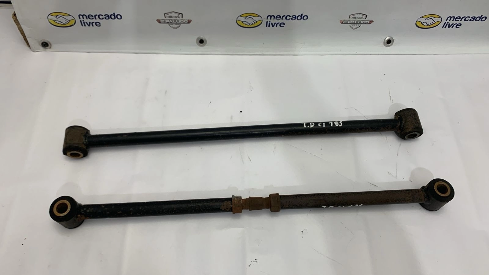 PAR BRAÇO SUSPENSÃO EIXO TRASEIRO LADO DIREITO TOYOTA COROLLA XEI 1.8 16V MANUAL 1998 A 2002