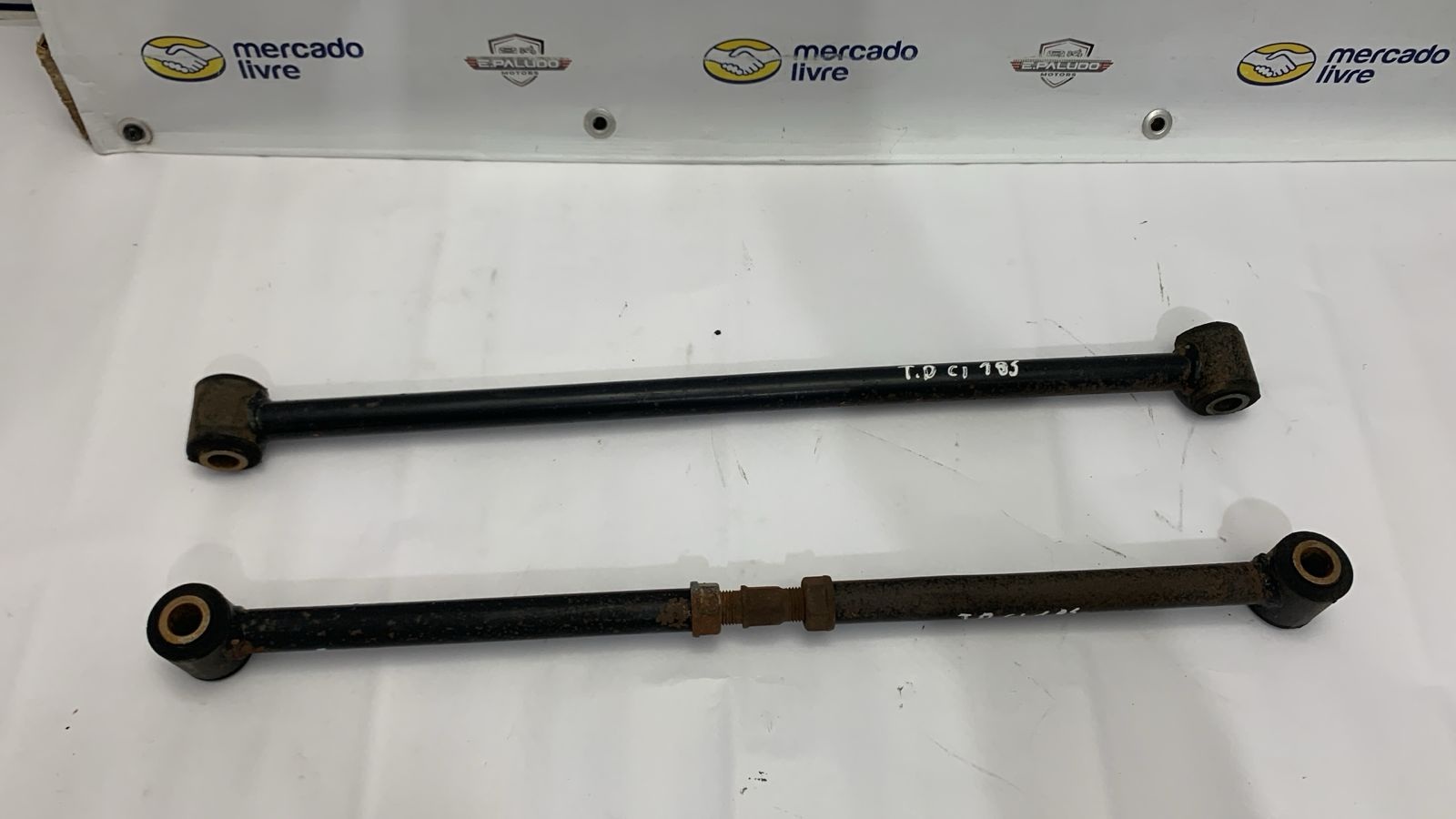 PAR BRAÇO SUSPENSÃO EIXO TRASEIRO LADO DIREITO TOYOTA COROLLA XEI 1.8 16V MANUAL 1998 A 2002