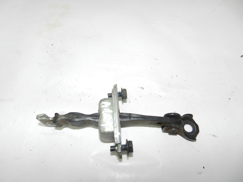 Limitador Porta Dianteira Direita Nissan March 2015 A 2020