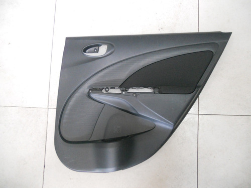 Forro Porta Traseira Direita Toyota Etios 2013 A 2019