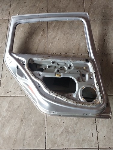 Porta Traseira L.e Renault Clio Hatch 2001 A 2012 C/nf 