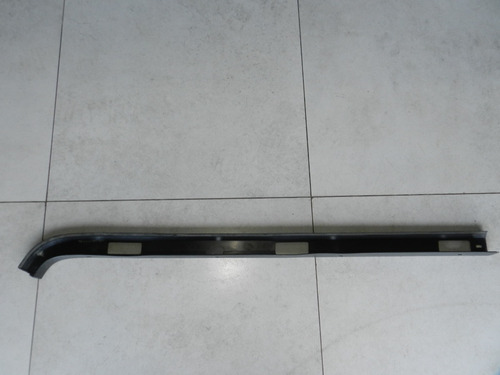 Friso Borda Caçamba Lado Direito Vw Saveiro G5 A G7 08/19