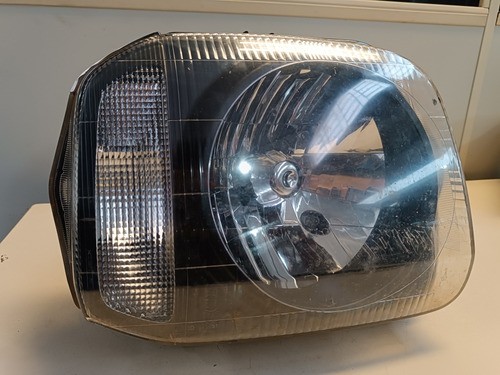 Farol Direito Suzuki Jimny 2009 2010 A 2015 ( Detalhe )