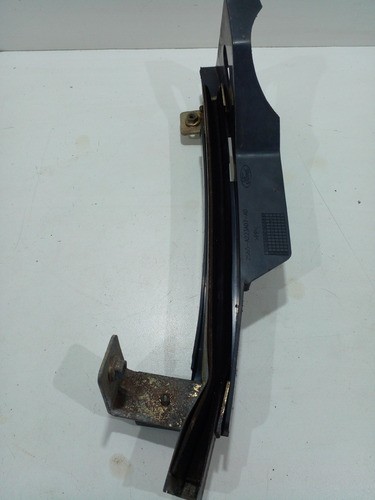 Canaleta Guia De Vidro D.e Ford Fiesta 2s65a223a07 (vj)