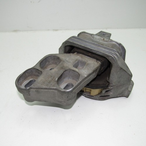 Suporte Coxim Esquerdo Hidráulico Motor Gla 200 / 250 / A200