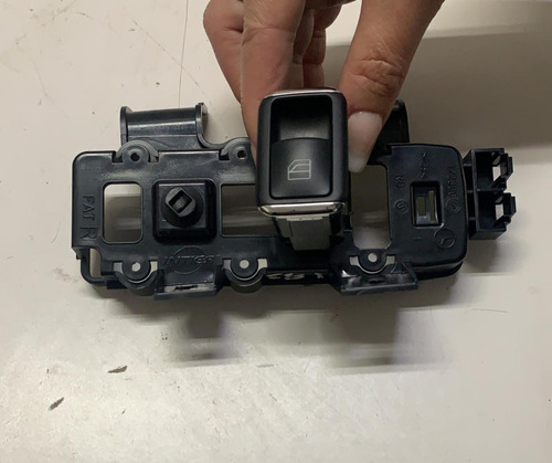 Comando Vidro Traseiro Direito Mercedes C200 08/14 03139101