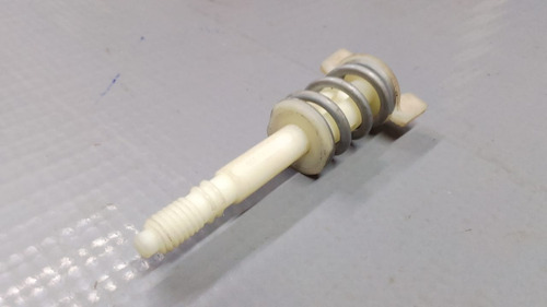 Parafuso Fixação Lanterna Vw Jetta Passat 11-15   23953
