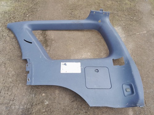 Moldura Lateral Porta Mala Hilux Sw4 1996/2004 Ld (detalhe)