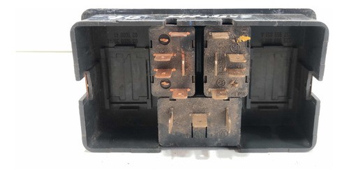 Moldura Botão Vidros Elétricos Vw Santana 91 Até 98 2 Portas