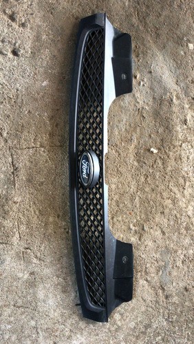 Grade Frontal Ford Fiesta 2008 2s658200aw Usado