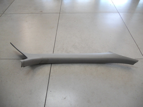 Acabamento Coluna Direita Para Brisa Ford Focus 1998 A 2008
