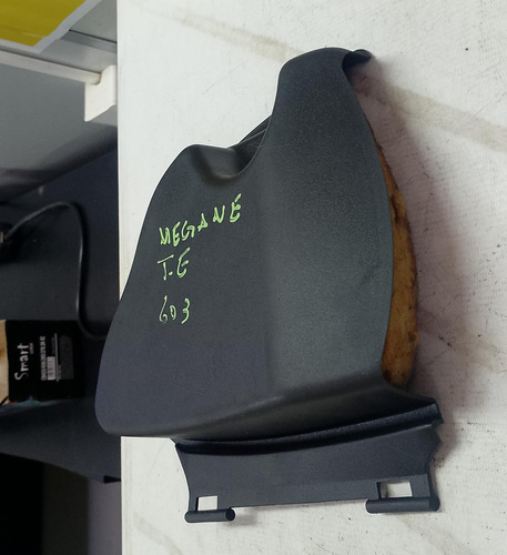 Moldura Interna Tampa Traseira Porta Malas Megane 98 / 05