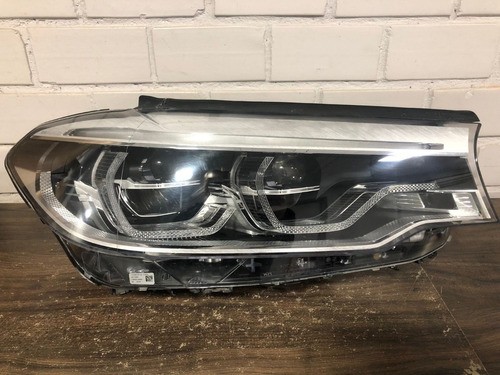 Farol Direito Bmw 540i 2018 Com 2 Orelhas Consertadas