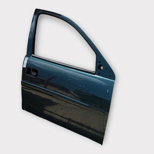Porta Dianteira Direita Corsa Classic Super 96 A 2009