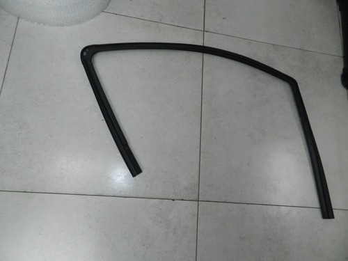 Borracha Porta Dianteira Esquerda Gm Onix 2016 A 2019