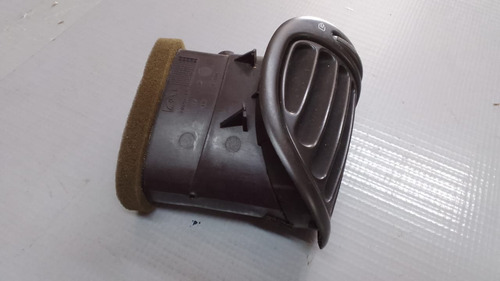 Difusor De Ar Direito Peugeot 206 - 2005. 23474