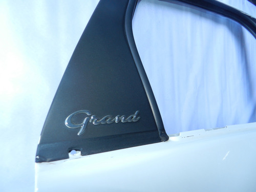 Porta Traseira Direita Grand Siena Attractiv 12/20 Detalhe
