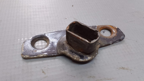 Dobradiça Direita Caçamba Tampa Traseira F-250 98/11. 23671