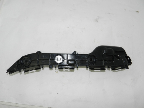 Guia Para-choque Traseiro Lado Esquerdo Toyota Yaris 19/22