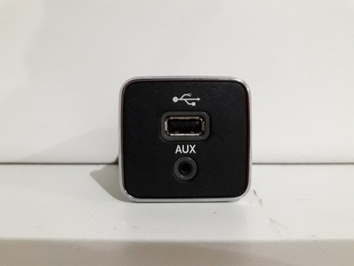 Conector Entrada Auxiliar Usb Rádio Jeep Compass 2018 2019