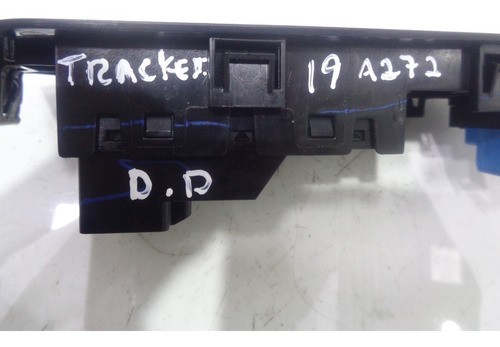 Botao Comando Vidro Dianteiro Direito Tracker 2019 Premier