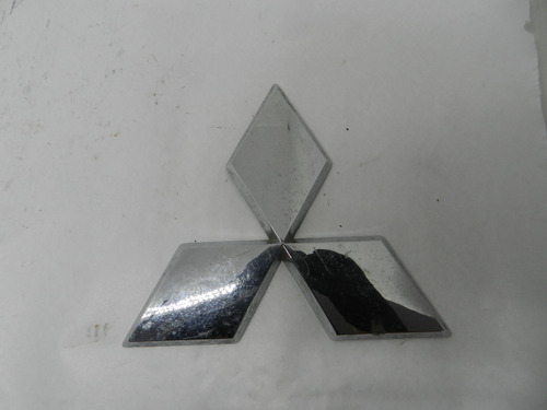 Emblema Tampa Traseira Mitsubishi L200 Triton Mn146116