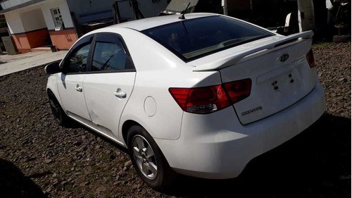 Sucata Kia Cerato 1.6 126cvs Gasolina 2010 Rs Caí Peças