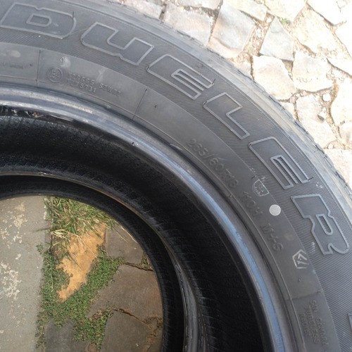 Pneu  265/60r18 Bridgestone Dueler 110h Usado 