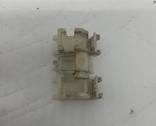 Grampo Pingadeira Peugeot 307 2002 A 2012