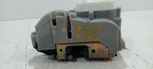 Fechadura Porta D.e Vw Golf 00/06 (r)