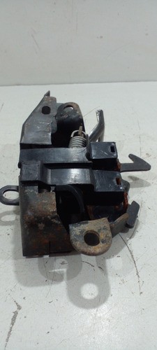 Fechadura Capo Toyota Corolla 98/02 (r)