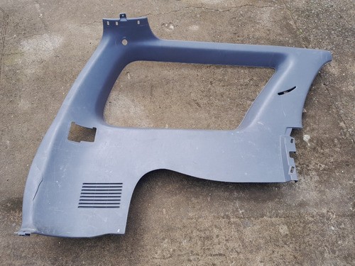 Moldura Lateral Porta Mala Hilux Sw4 1996/2004 Le (detalhe)