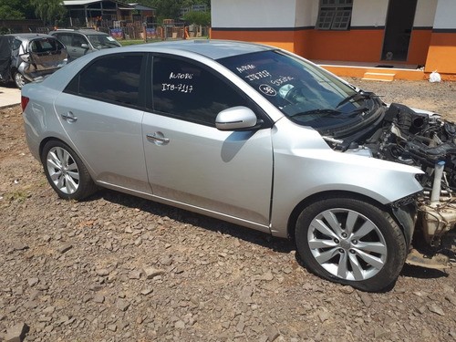 Sucata Kia Cerato 1.6 Gasolina 2012 Rs Caí Peças