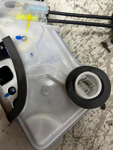 Fechadura Porta Dianteira Direita Toyota Corolla Xei 2023