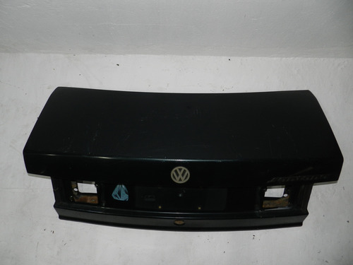 Tampa Traseira Porta-malas Vw Santana 91/05 Detalhe