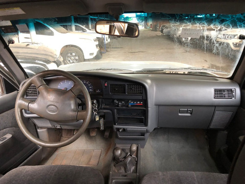 Toyota Hilux 3.0 2003 4x4 Manual Retira Peças - Rs Campo Bom