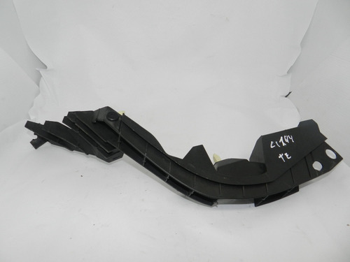 Guia Para-choque Traseiro Esquerdo Vw Golf 01/14 C/ Detalhe