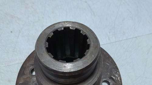 Flange Luva Eixo Cardan Caixa Clark 240f (1° Seca) 4 Marchas