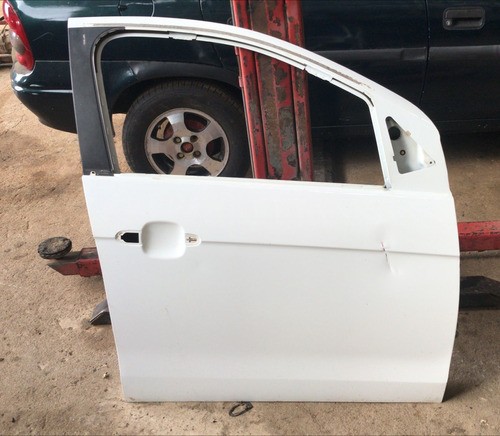 Porta Dianteira Direita Fiat Palio 2014 C/ Detalhe Usado