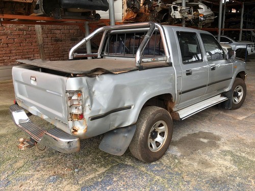 Toyota Hilux 3.0 2003 4x4 Manual Retira Peças - Rs Campo Bom