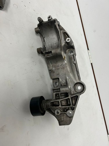 Suporte  Alternador Renault Master 2.3 2017 2018 2019 2020