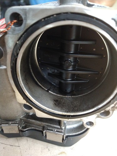 Corpo De Borboleta Tbi Bmw 120i 2008 2009 2010