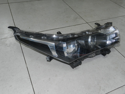 Farol Direito Toyota Corolla 2014 A 2017 Sem Friso