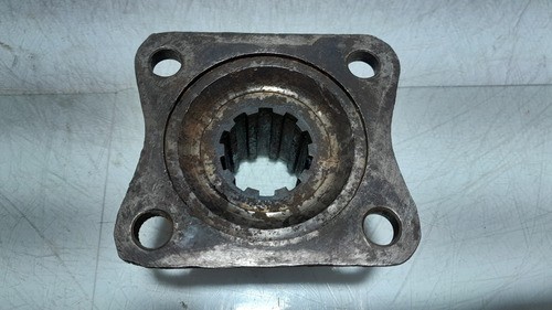 Flange Luva Eixo Cardan Caixa Clark 240f (1° Seca) 4 Marchas