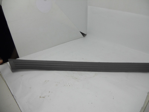 Soleira  Porta Dianteira Direita Ford Focus 01 98aba13200aj
