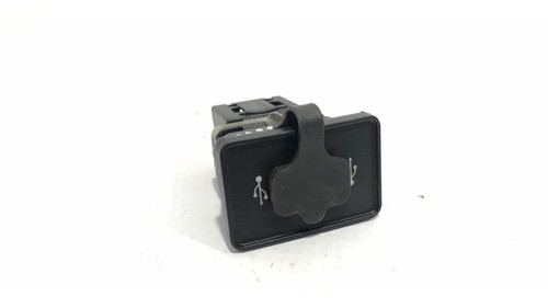 Entrada Conector Usb Sistema Som Fiat Punto / Stillo