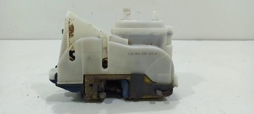 Fechadura Traseira Esquerda Polo 1999  Cxd64 (s)