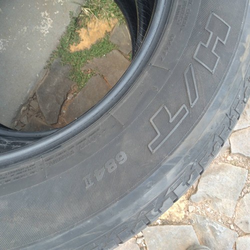 Pneu  265/60r18 Bridgestone Dueler 110h Usado 