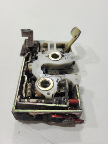 Fechadura Porta Tras Dir Vw Santana 99/06 327839016 (r) E131