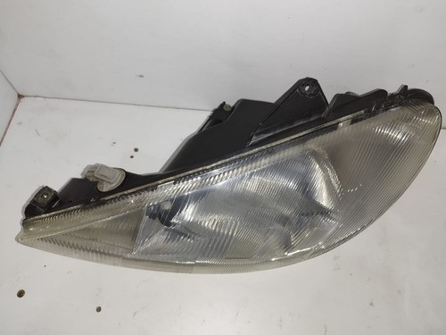 Farol Esquerdo  Peugeot 206 1.6 16v  2003 Original  Usado